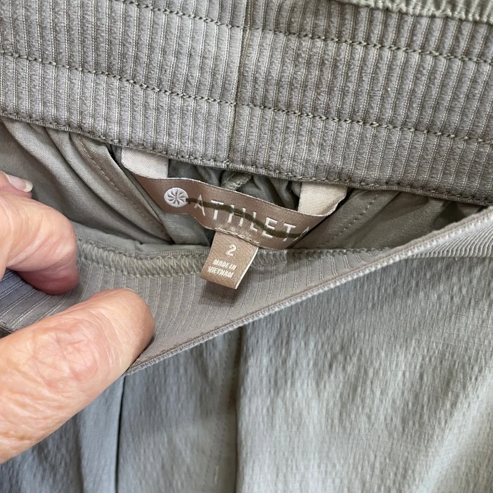 ATHLETA MOD TREKKIE‎ CROPPED PANTS IN GRAY